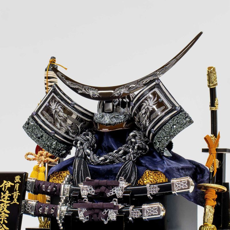 五月人形】兜8号ケース入り飾り | 雛人形（ひな人形）・五月人形の吉徳